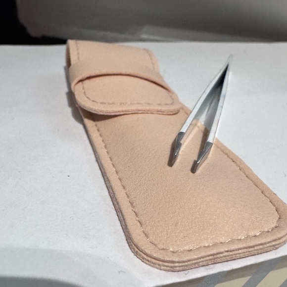 🌸✨ Summer & Rose Tweezer with Carrying Case – Pretty & Precise! ✨🌸 - Picture 7 of 16